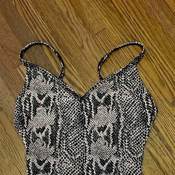 Snakeskin Print Full Piece Bathing Suit Women’s Size 6 - Picture 2 of 6